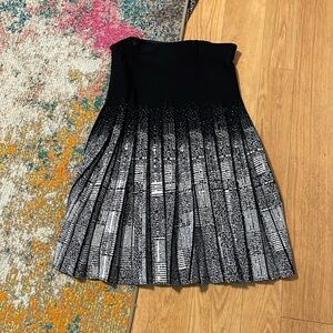Apparalel infinity skirt